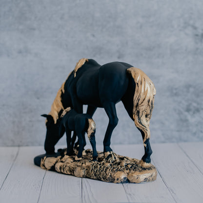 The Caring Horse Style 1 (Black)