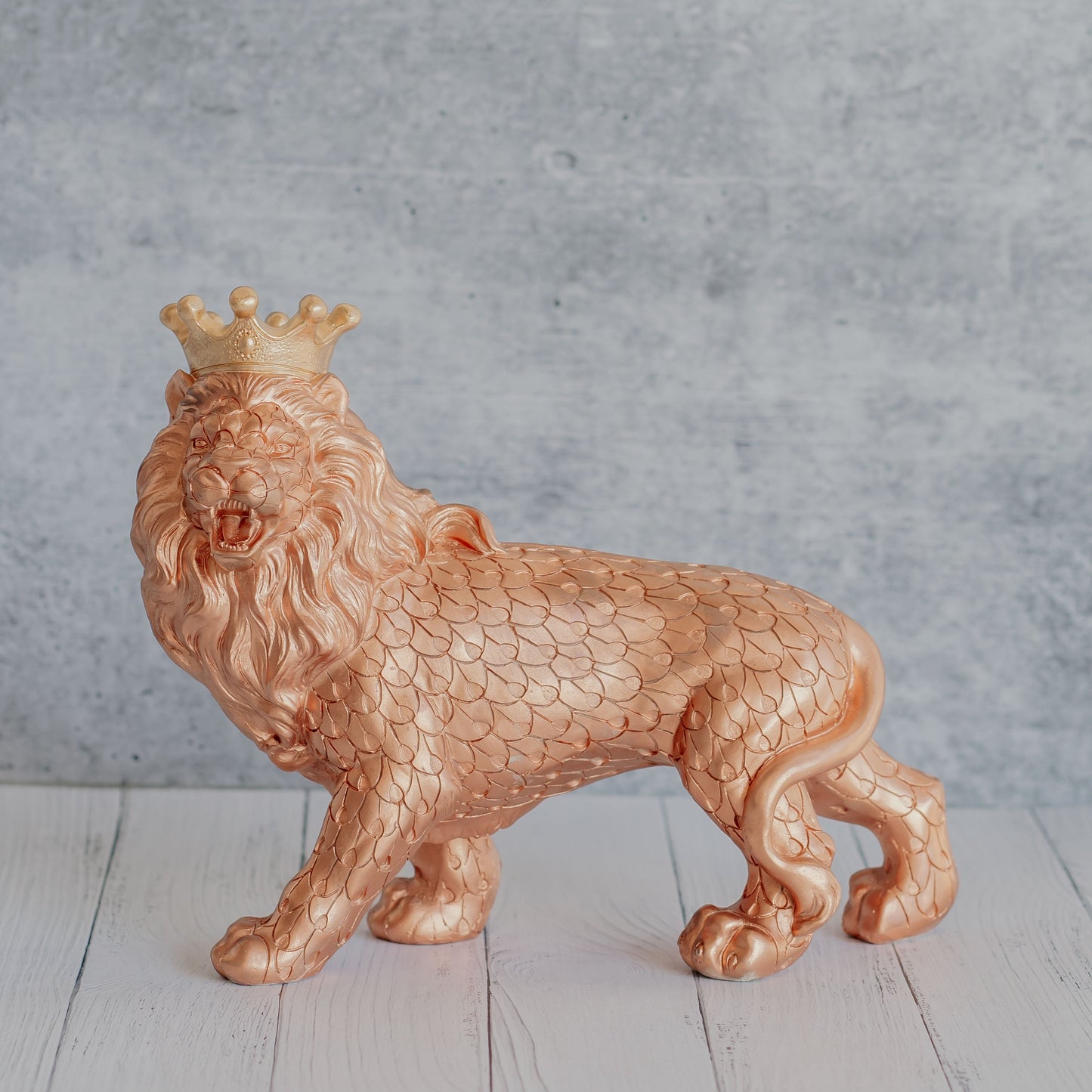 The Almighty Lion with Crown (Black)