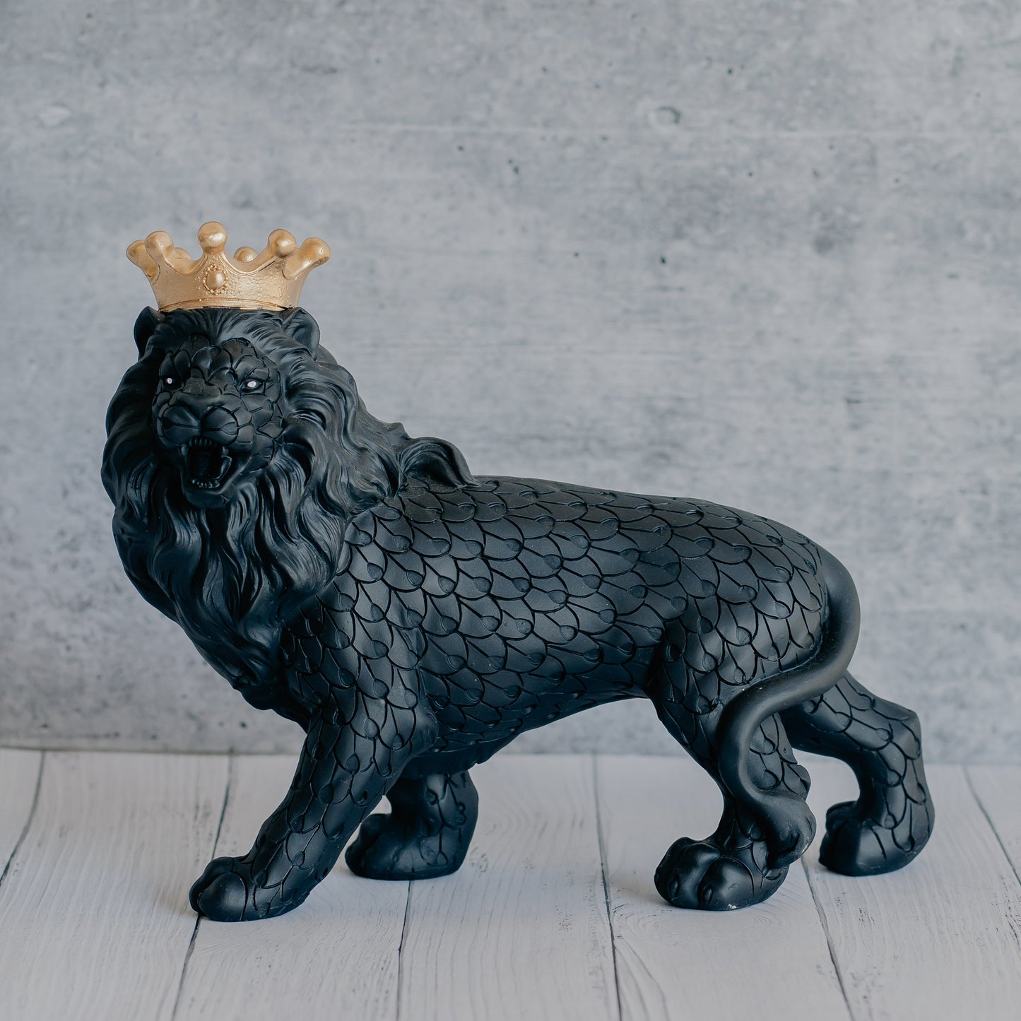 The Almighty Lion with Crown (Black)